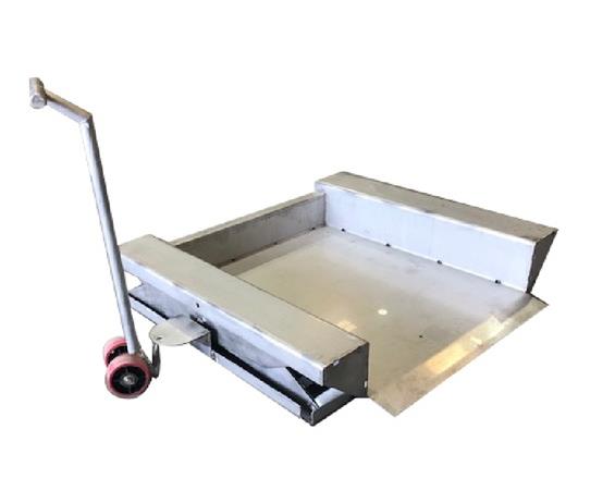 STAINLESS STEEL SEMI PORTABLE GROUND LEVEL LIFT